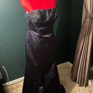 TRULY ZAC POSEN GOWN! Midnight Blue w/ Black Sequin & Beading, Size 12
